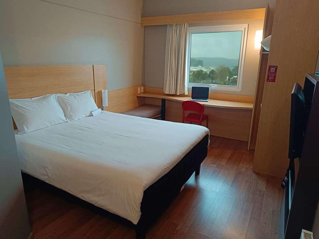Hotel Ibis Puerto Montt Zimmer foto
